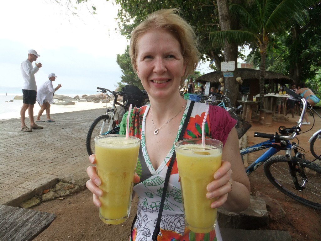 Fruktdrinkar på La Digue Seychellerna