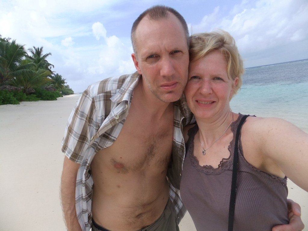 Stranden vid vårt hotell Le Repaire La Digue Seychellerna